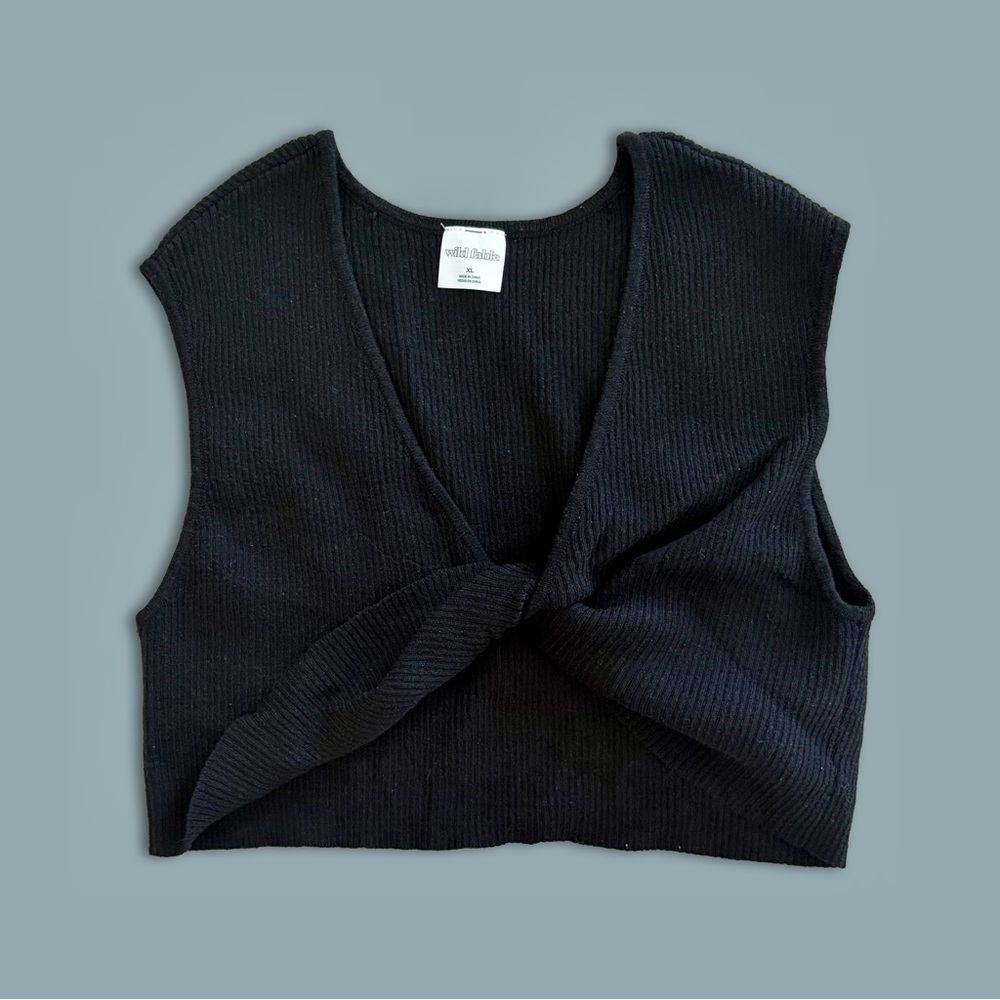 Wild Fable Reversible Twist Knit Crop Top